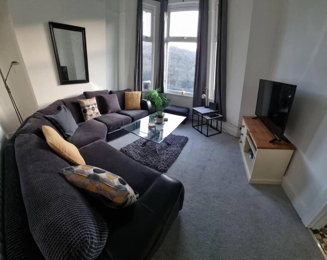Modern 4-Bedroom Townhouse With Private Garden Abertillery Bagian luar foto