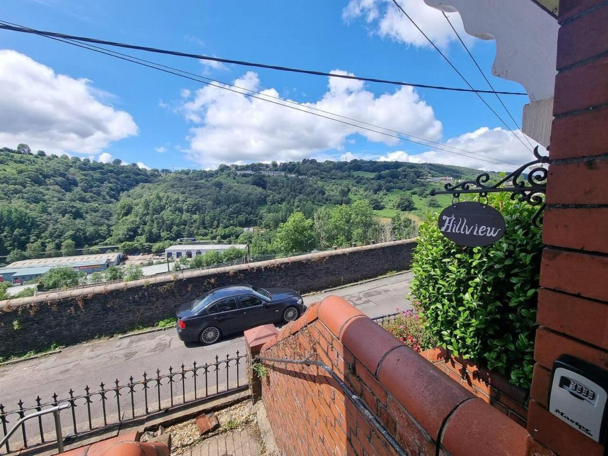Modern 4-Bedroom Townhouse With Private Garden Abertillery Bagian luar foto